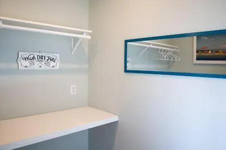 Apartment Modern 3-br Ocean Block Walk To The *