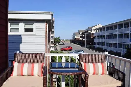 Apartment Modern 3-br Ocean Block Walk To The Ocean Stadt