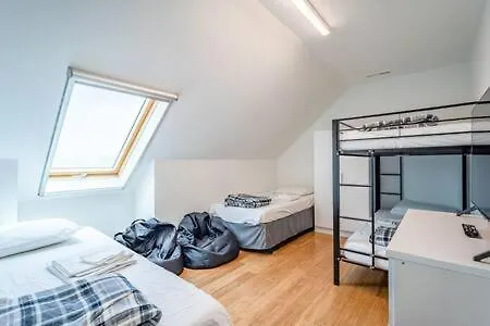 Apartment Modern 3-br Ocean Block Walk To The *