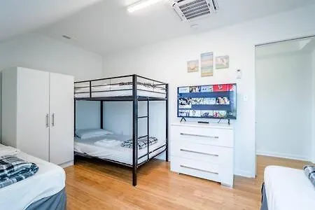 Apartment Modern 3-br Ocean Block Walk To The Ocean Stadt